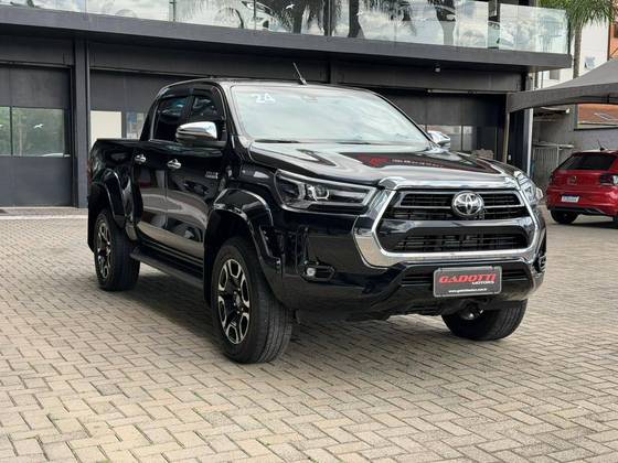 TOYOTA HILUX 2.8 D-4D TURBO DIESEL CD SRX PLUS 4X4 AUTOMÁTICO TOYOTA HILUX 2.8 D-4D TURBO DIESEL CD SRX PLUS 4X4 AUTOMÁTICO